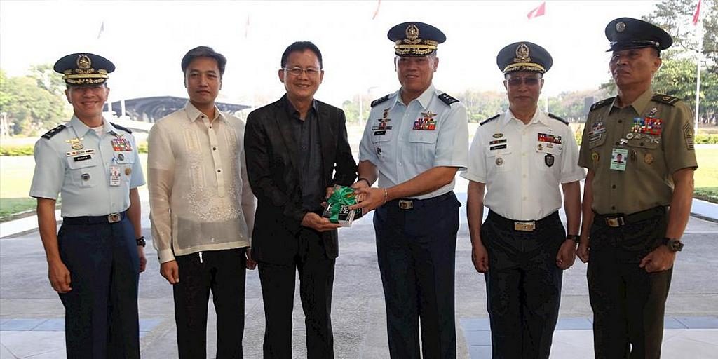 Адвентисты распространили 10 000 экземпляров книг в вооруженных силах Филиппин