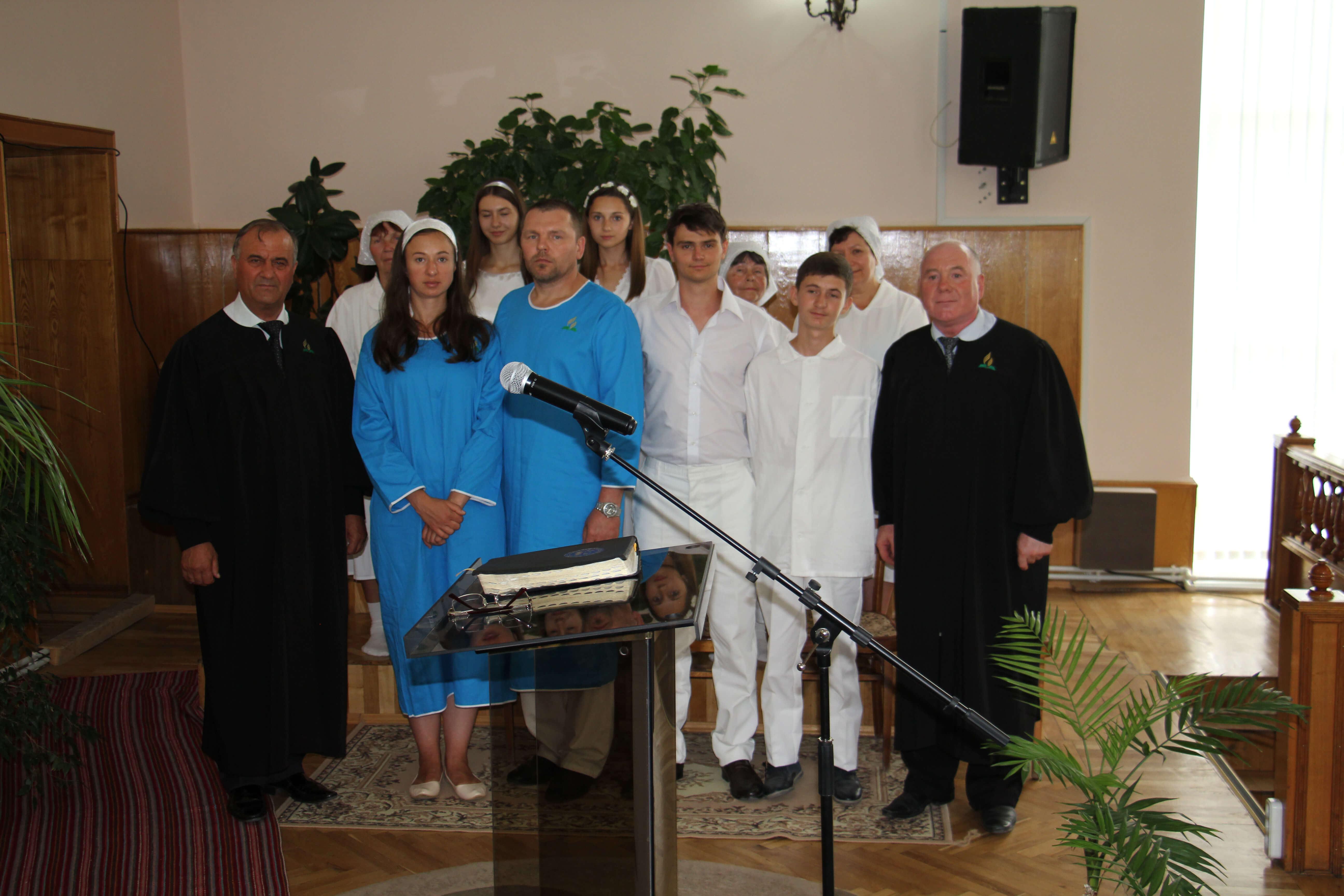Хынчештская община прославила Бога за 95-и летний путь