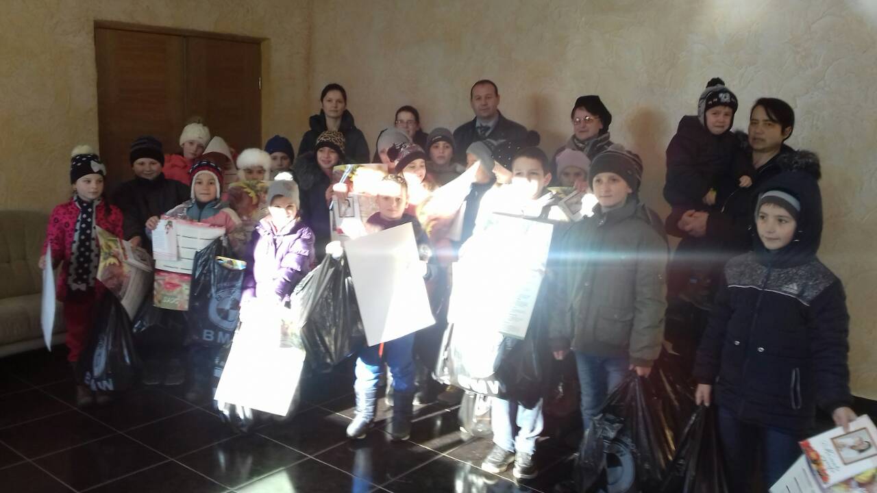 Дети из Сарата-Ноуэ получили новогодние подарки от поместной церкви Адвентистов Седьмого Дня