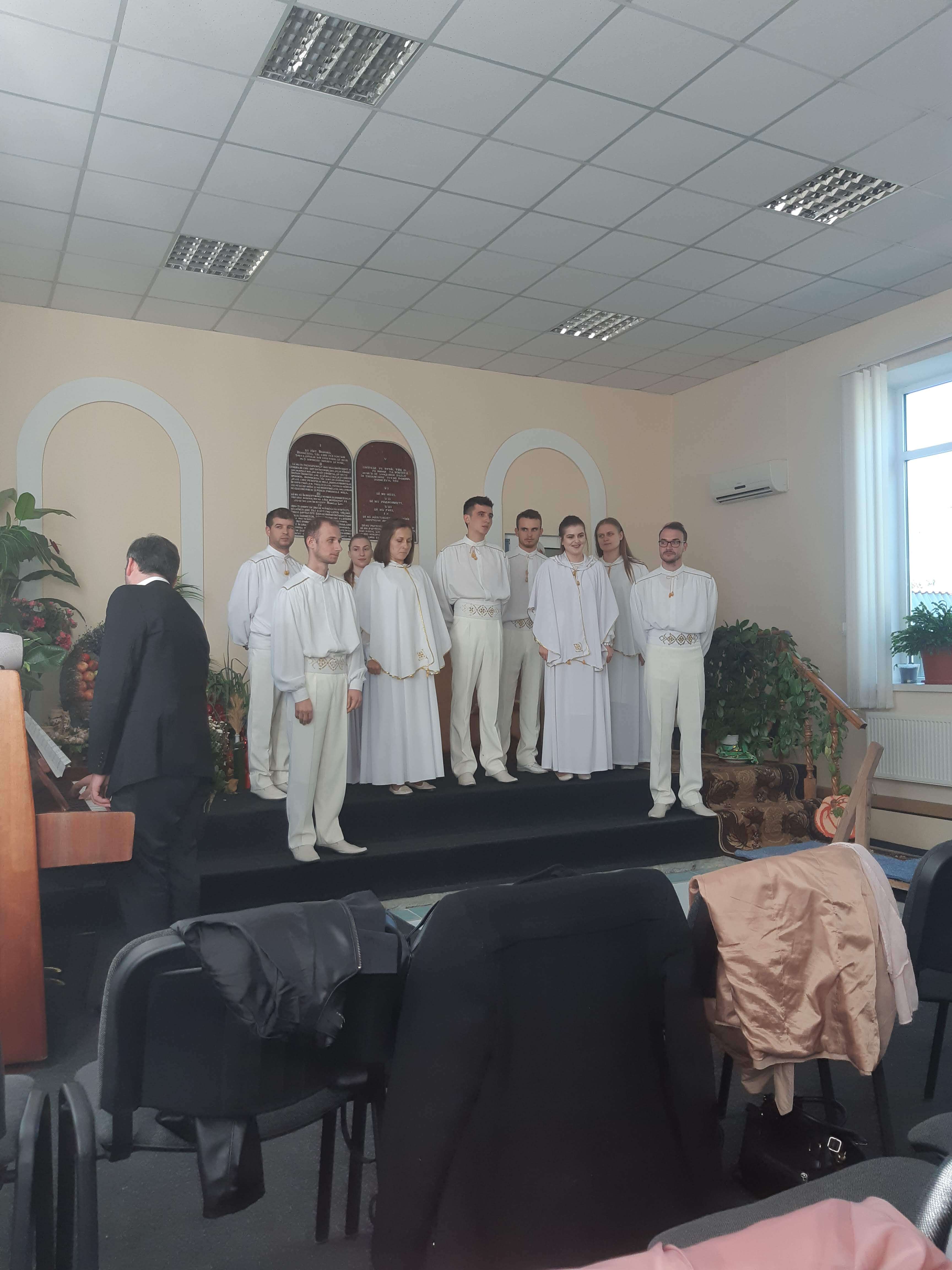 Во время праздника жатвы, четыре человека заключили завет с Богом в Молештах