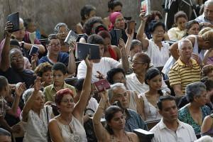 На Кубе острый дефицит бумажных изданий Библии