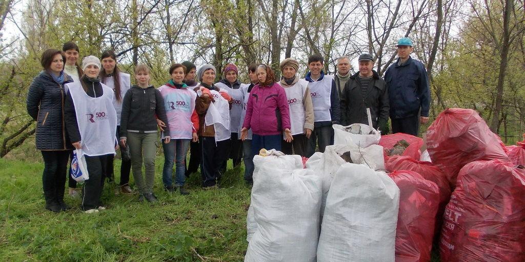 Члены Запорожских церквей поработали, убирая родной город