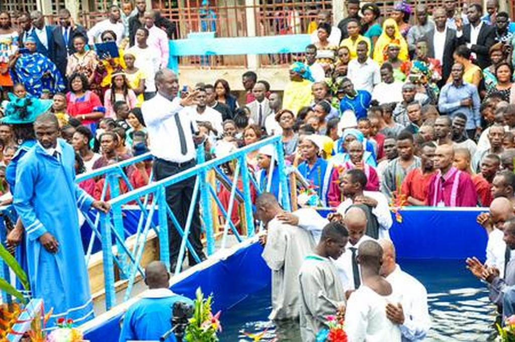 Евангельская программа привела к почти 800 крещениям в Камеруне