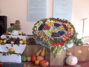 Продукты для нуждающихся собрали на празднике жатвы в Лозовой