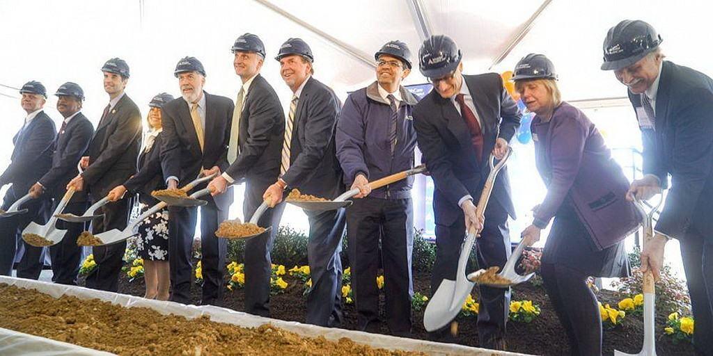 300 лидеров открывают строительство новой Вашингтонской адвентистской больницы