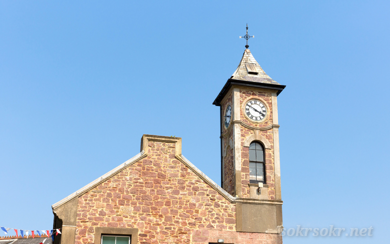 Часы пробили тринадцать раз